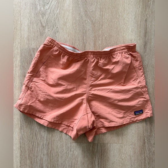 Patagonia Barely Baggies Shorts - 2 1/2" Size Medium Excellent Condition - Picture 1 of 5
